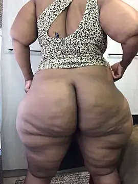 Snapshot of Elonelo chatting on 09/19/25, 05:22 Elonelo online show from 09/19/25, 05:22