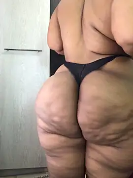 Snapshot of Elonelo chatting on 10/14/25, 06:03 Elonelo online show from 10/14/25, 06:03