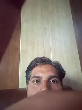 johnny8731 online show from 12/14/25, 09:48