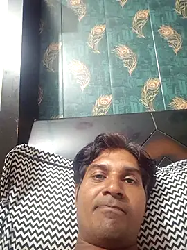 Snapshot of johnny8731 chatting on 10/19/25, 03:15 johnny8731 online show from 10/19/25, 03:15