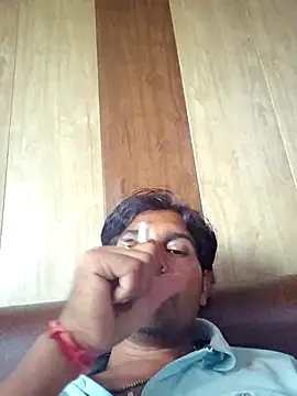 Snapshot of johnny8731 chatting on 10/05/25, 10:39 johnny8731 online show from 10/05/25, 10:39