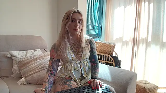 tattoobbgirl online show from 04/28/26, 03:27