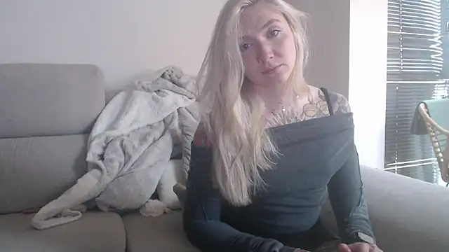 tattoobbgirl online show from 11/05/25, 12:41