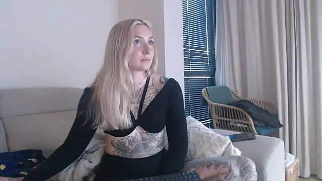 tattoobbgirl online show from 10/27/25, 04:19