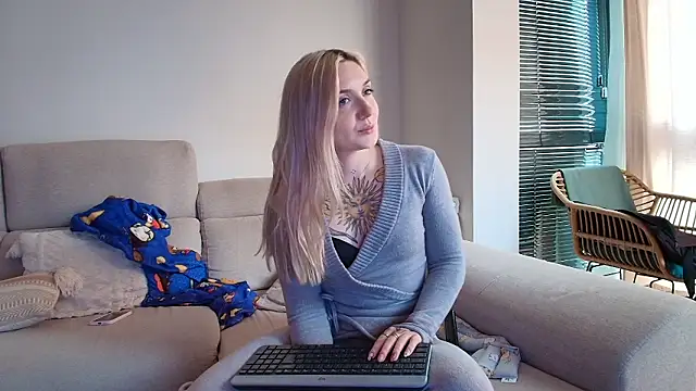 tattoobbgirl online show from 03/03/26, 04:47