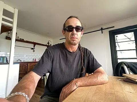 mastertittiefkr online show from 11/17/25, 02:37