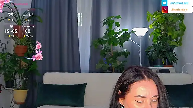 Snapshot of Viktoriafayx chatting on 09/15/25, 09:21 Viktoriafayx online show from 09/15/25, 09:21