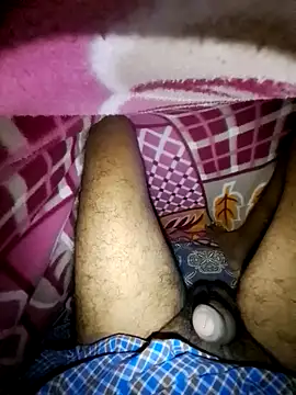 hot integer online show from 11/17/25, 04:22