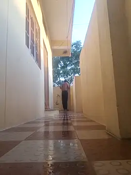 hot integer online show from 04/18/26, 01:19