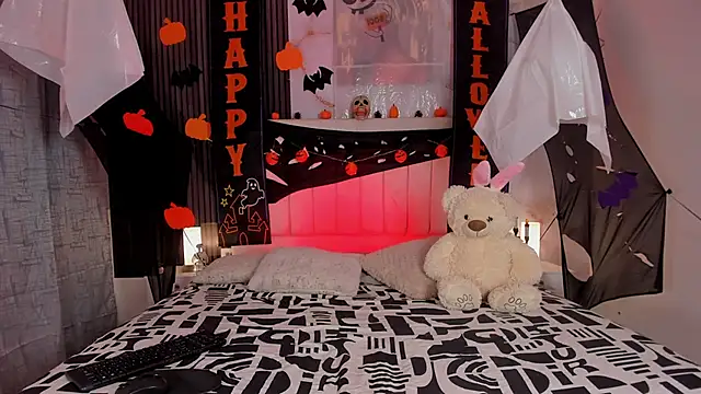 peachandtyron  online show from 10/16/25, 04:32