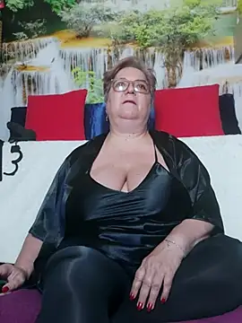 QueenPammy1 online show from 11/13/25, 05:00