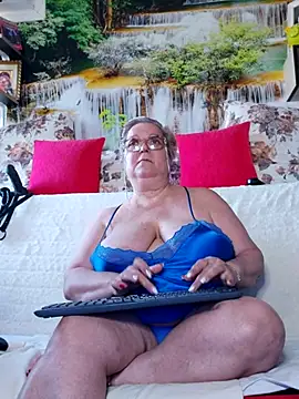 QueenPammy1 online show from 09/21/25, 07:57