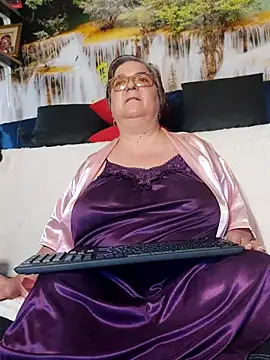 QueenPammy1 online show from 04/04/26, 05:36