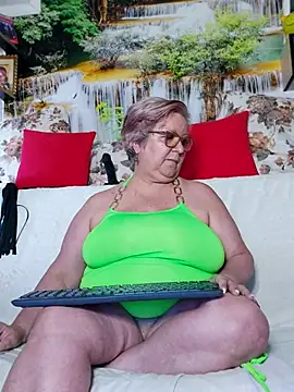 QueenPammy1 online show from 09/28/25, 06:42