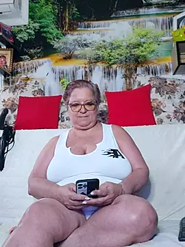 QueenPammy1 online show from 09/17/25, 06:37