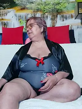 QueenPammy1 online show from 11/27/25, 12:38