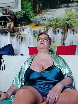 QueenPammy1 online show from 01/08/26, 07:47