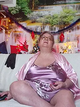 QueenPammy1 online show from 12/18/25, 05:45