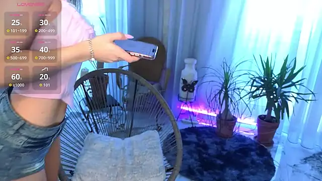 lili hotly online show from 11/02/25, 06:07