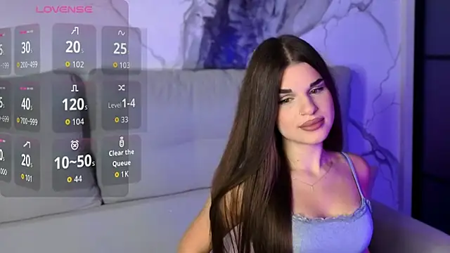 Snapshot of lili_hotly chatting on 10/18/25, 05:20 lili hotly online show from 10/18/25, 05:20