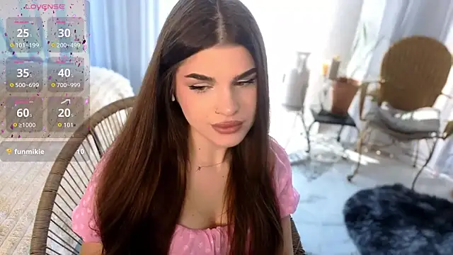lili hotly online show from 05/07/26, 05:22