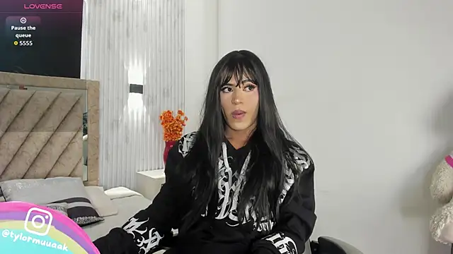 Snapshot of Taylor_Harveey chatting on 12/18/25, 08:12 Taylor Harveey online show from 12/18/25, 08:12