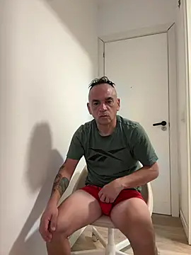 Snapshot of mateocali25 chatting on 06/18/26, 02:33 mateocali25 online show from 06/18/26, 02:33