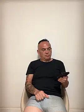 mateocali25 online show from 05/25/26, 07:34