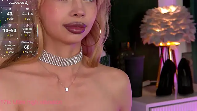 Snapshot of katyevance chatting on 10/27/25, 05:58 katyevance online show from 10/27/25, 05:58