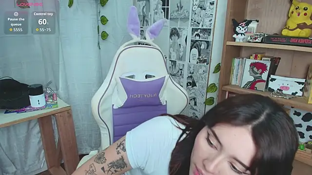 MitsuChan  online show from 12/18/25, 03:11