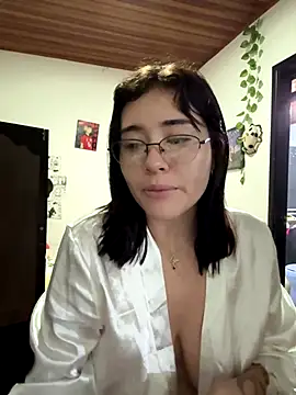 MitsuChan  online show from 10/31/25, 01:52