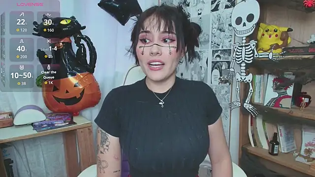 MitsuChan  online show from 10/27/25, 10:11