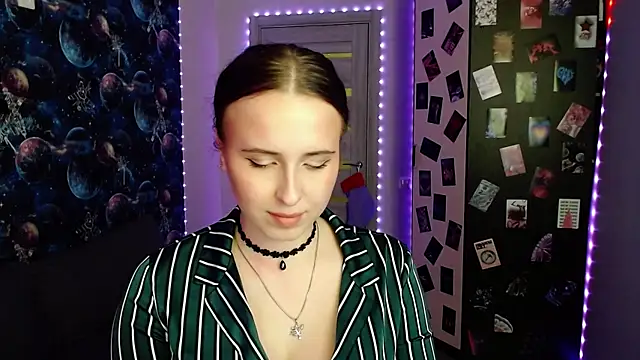 Snapshot of BarbiePieer chatting on 12/22/25, 06:52 BarbiePieer online show from 12/22/25, 06:52