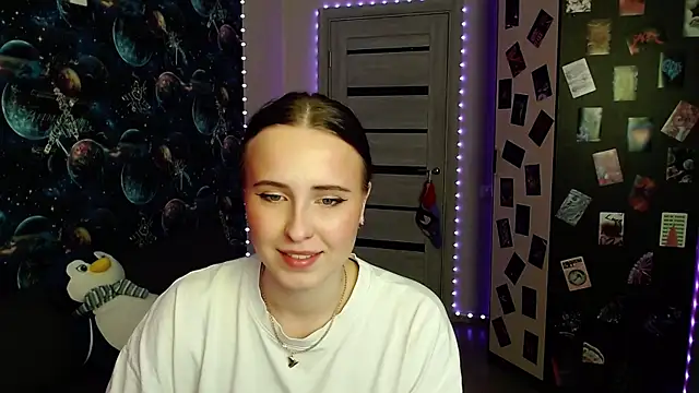 Snapshot of BarbiePieer chatting on 12/23/25, 10:47 BarbiePieer online show from 12/23/25, 10:47