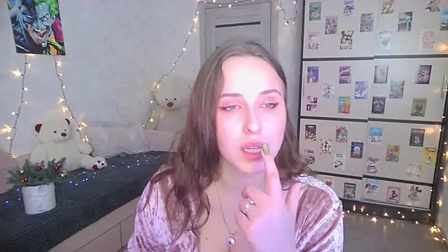 BarbiePieer online show from 12/19/25, 03:14