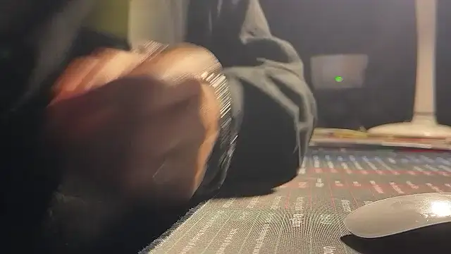 Max 965 online show from 12/14/25, 05:51