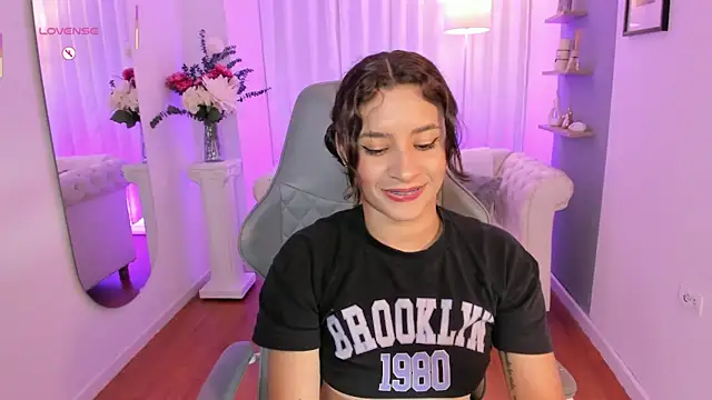hanna mils online show from 06/19/26, 03:45
