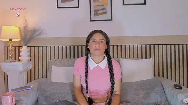 hanna mils online show from 04/19/26, 04:02