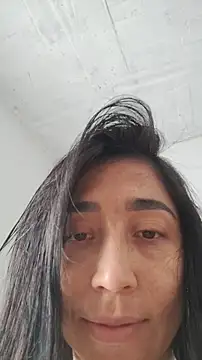 Elowyn online show from 12/14/25, 06:13