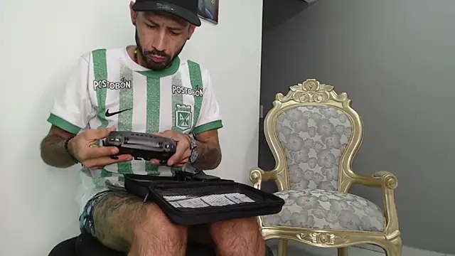 bigdick monster1 online show from 12/15/25, 11:49