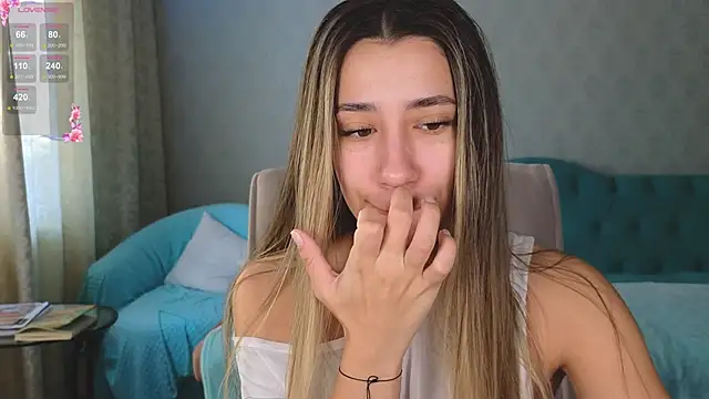 hot ass 18 online show from 04/07/26, 02:02