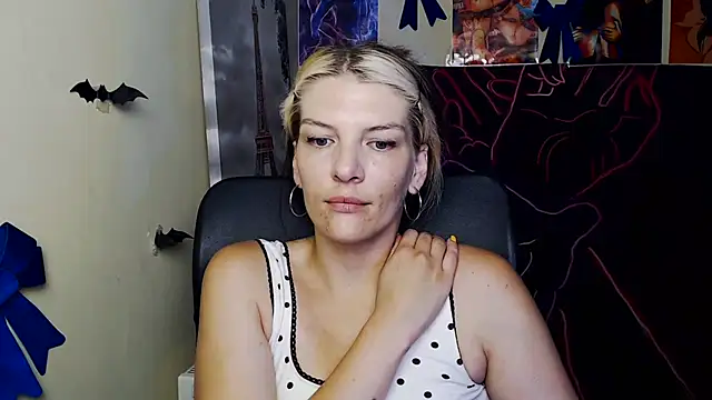 Snapshot of VanessaRey_ chatting on 07/20/26, 06:43 VanessaRey online show from 07/20/26, 06:43