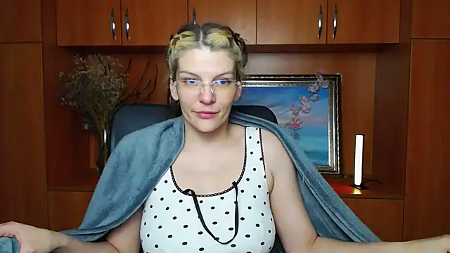 Snapshot of VanessaRey_ chatting on 05/03/26, 03:00 VanessaRey online show from 05/03/26, 03:00