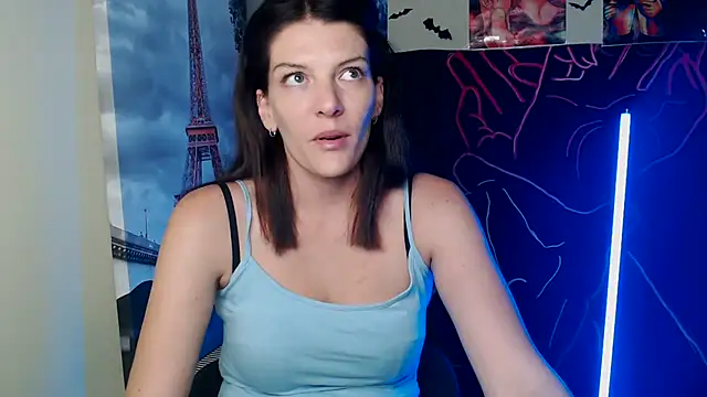 Snapshot of VanessaRey_ chatting on 10/14/25, 04:40 VanessaRey  online show from 10/14/25, 04:40