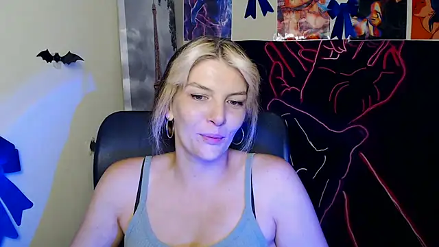 Snapshot of VanessaRey_ chatting on 07/17/26, 06:54 VanessaRey online show from 07/17/26, 06:54