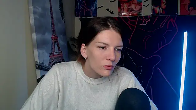 Snapshot of VanessaRey_ chatting on 10/09/25, 05:24 VanessaRey  online show from 10/09/25, 05:24