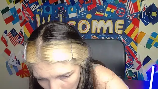 Snapshot of VanessaRey_ chatting on 06/22/26, 07:49 VanessaRey online show from 06/22/26, 07:49