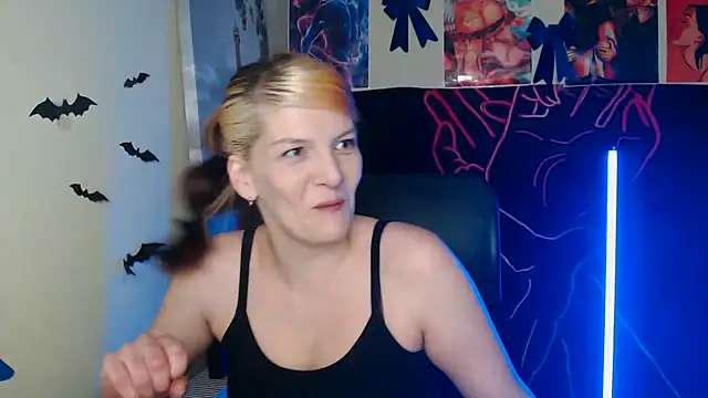 Snapshot of VanessaRey_ chatting on 04/21/26, 04:46 VanessaRey online show from 04/21/26, 04:46