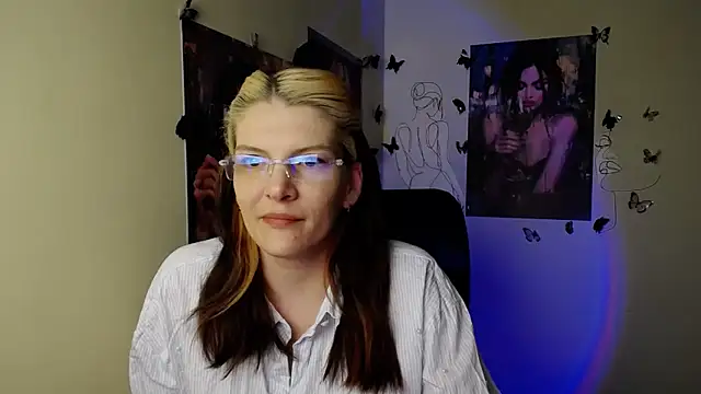 Snapshot of VanessaRey_ chatting on 04/24/26, 04:20 VanessaRey online show from 04/24/26, 04:20