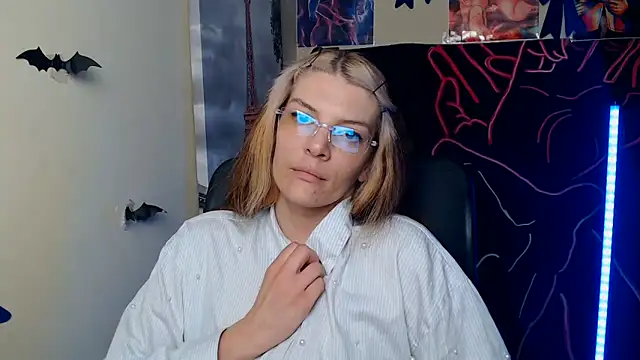 Snapshot of VanessaRey_ chatting on 06/04/26, 07:02 VanessaRey online show from 06/04/26, 07:02